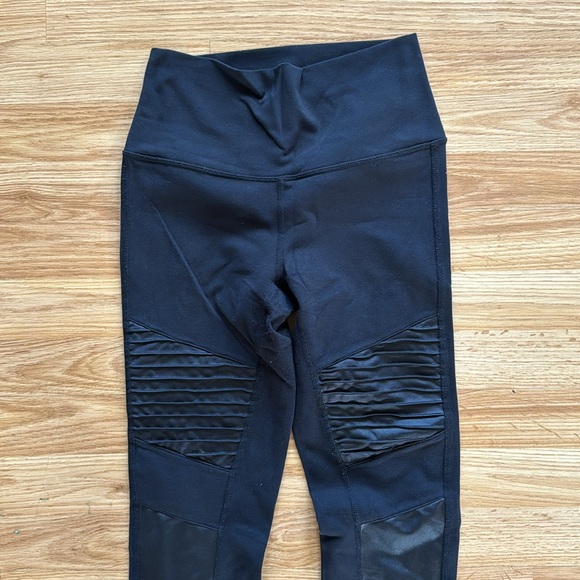 ALO Yoga Black High-Waist Leggings - Picture 8 of 12